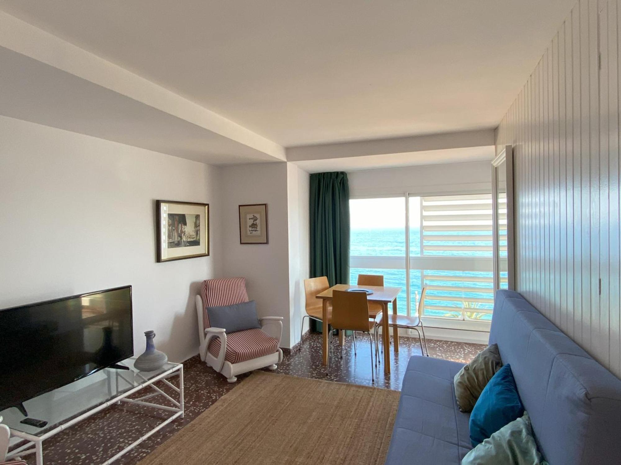 Mediterranean In Next To The Sea Apartment